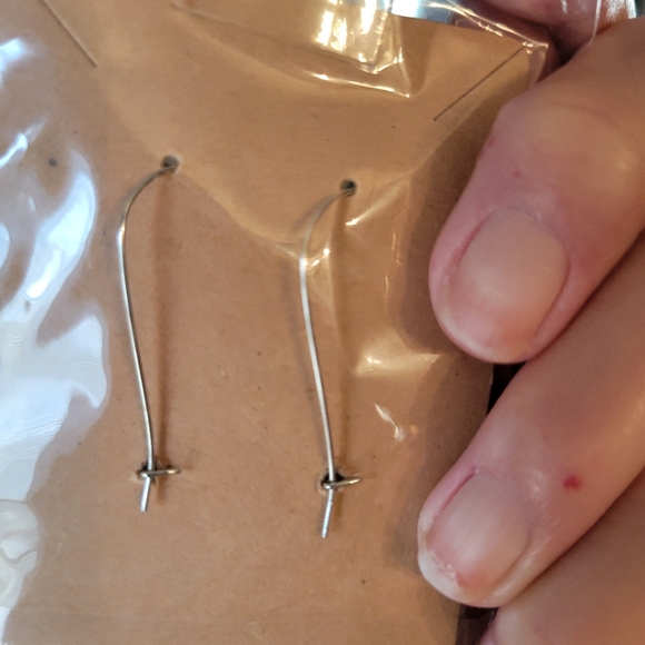 NWT beautiful enamel and rhinestone beaded dangle pierced earrings - Picture 2 of 3